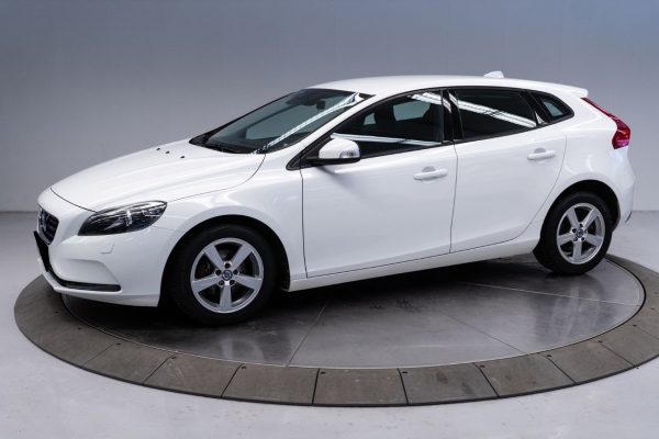 Volvo V40 - Image 8