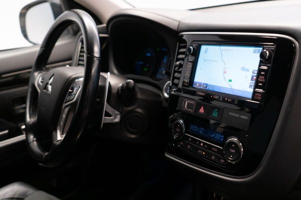 Mitsubishi Outlander - Image 9