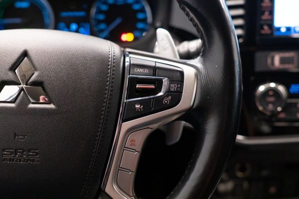 Mitsubishi Outlander - Image 12