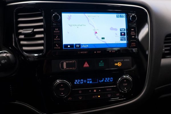 Mitsubishi Outlander - Image 13