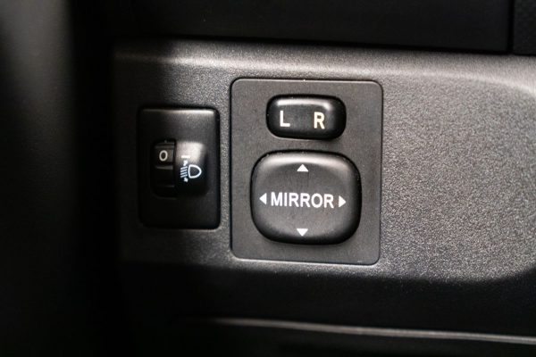 Toyota Yaris - Image 7