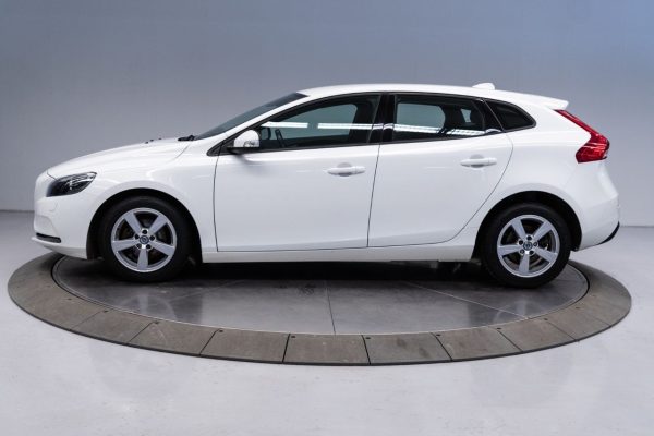 Volvo V40 - Image 16