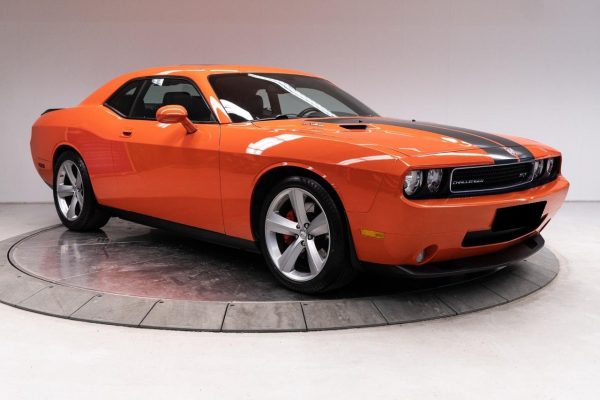 Dodge Challenger SRT8 - Image 10