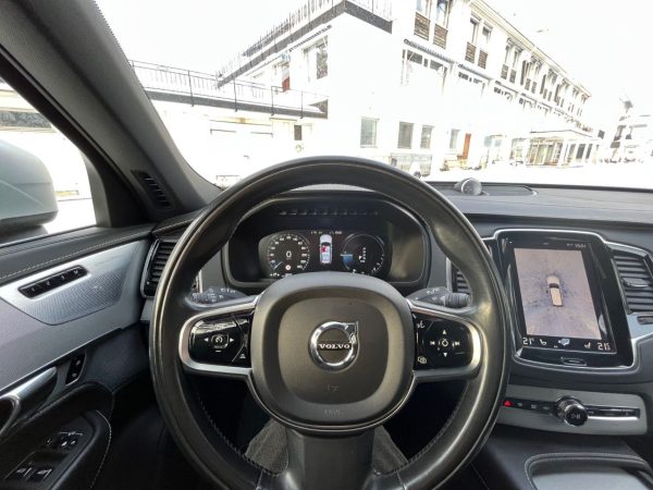 Volvo XC90 - Image 17
