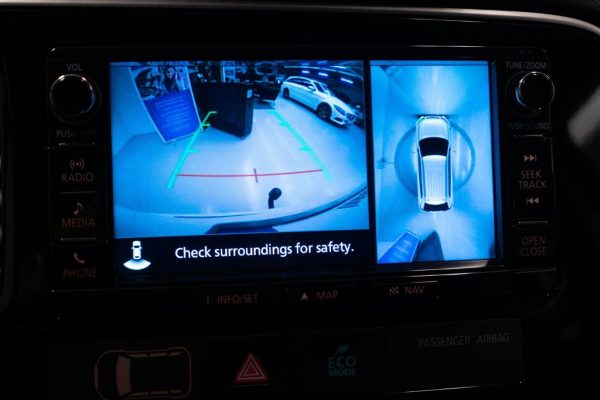 Mitsubishi Outlander - Image 16
