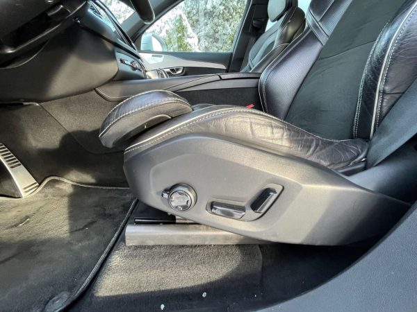 Volvo XC90 - Image 18