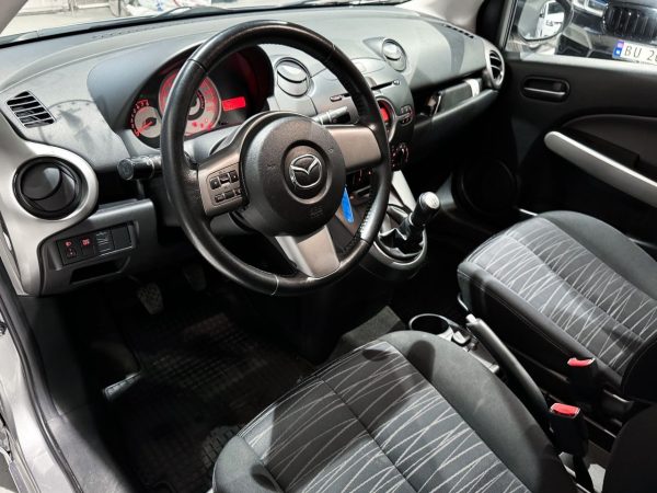 Mazda 2 - Image 14