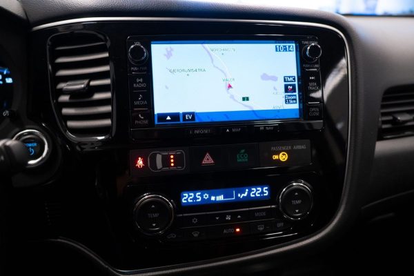 Mitsubishi Outlander - Image 20