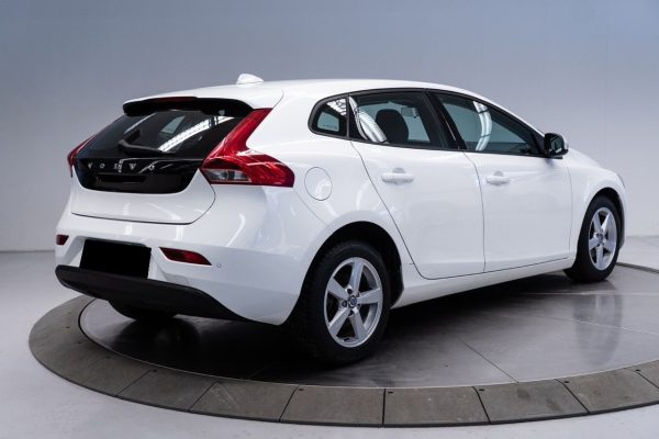 Volvo V40 - Image 21