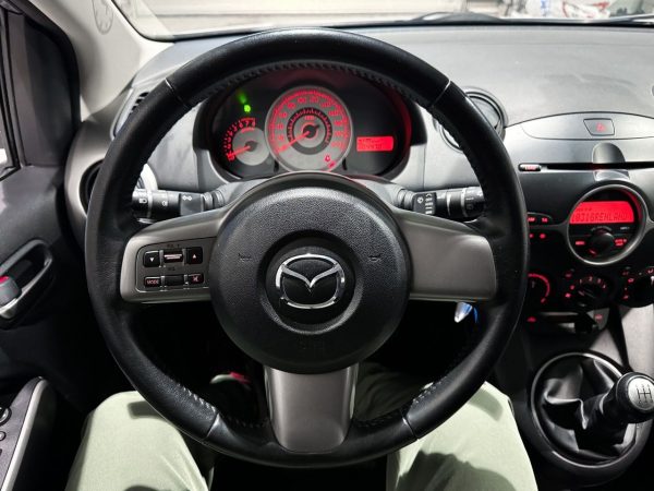 Mazda 2 - Image 20