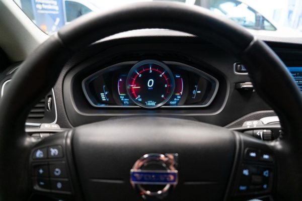 Volvo V40 - Image 22