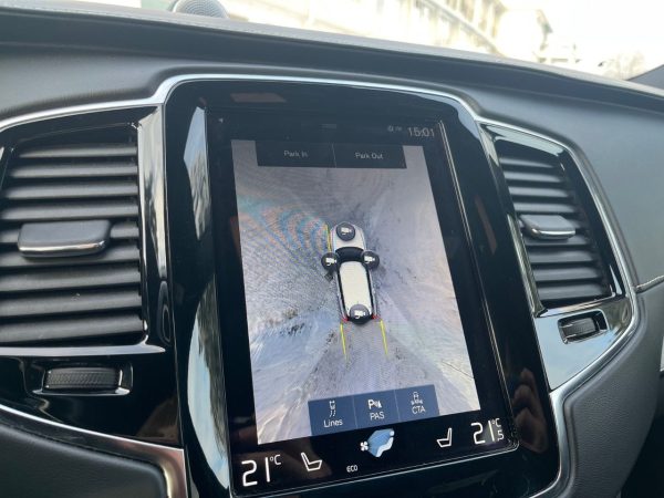 Volvo XC90 - Image 22