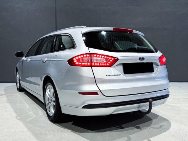 Ford Mondeo - Image 24