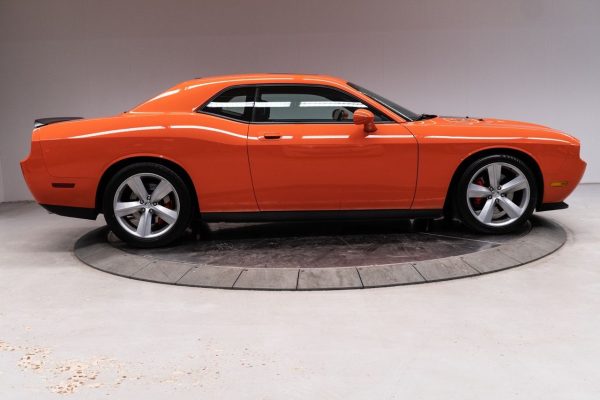 Dodge Challenger SRT8 - Image 22