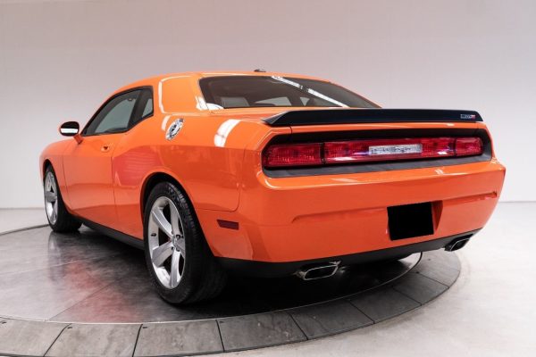 Dodge Challenger SRT8 - Image 25