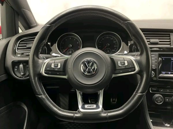 Volkswagen Golf R-LINE - Image 2