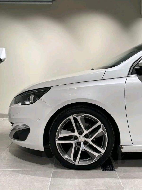 Peugeot 308 - Image 5