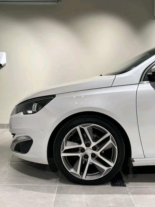 Peugeot 308 - Image 10