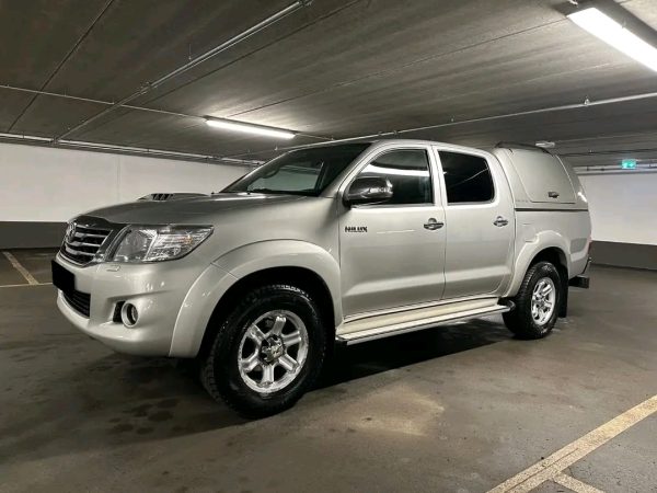 Toyota HiLux - Image 4